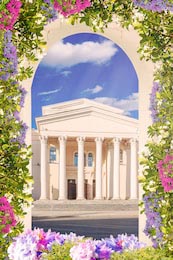 Здание с колоннами, цветами и аркой и балюстрадой