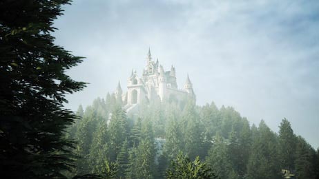 Старый сказочный замок на холме в тумане