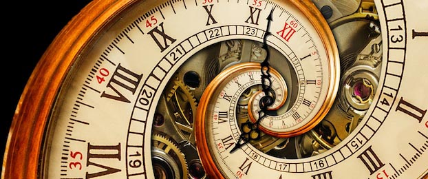 Часы с римскими арабскими цифрами и стрелками часов