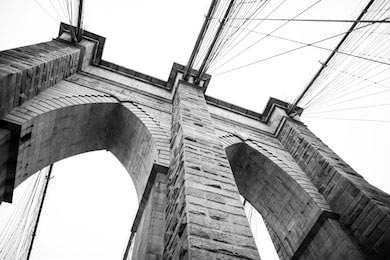 Бруклинский мост в черно-белом Нью-Йорке