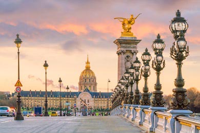 Мост Александра III через реку Сену в Париже