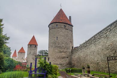 Крепостные стены Старого города в Таллинне